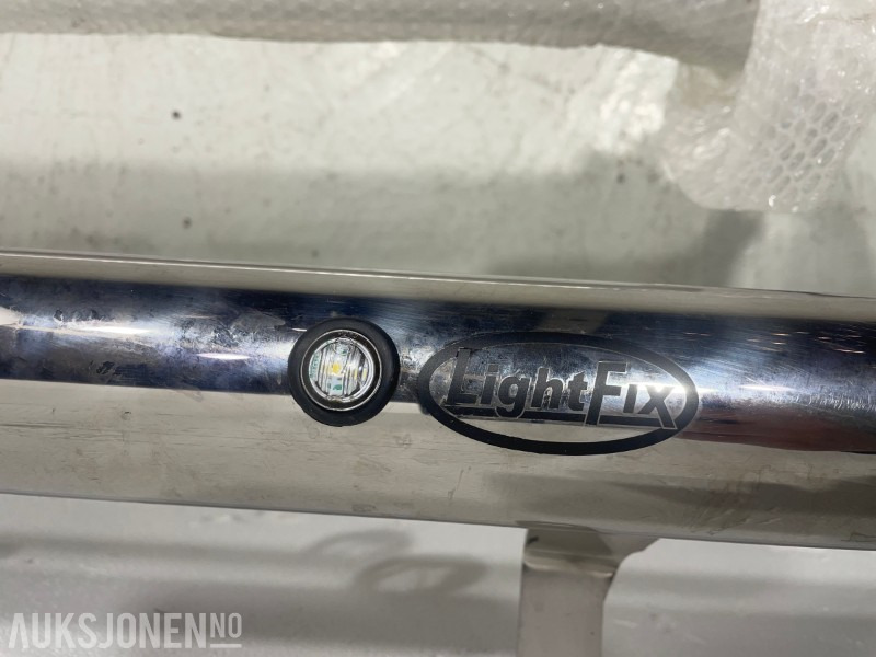LightFix Sky-Light rustfritt lyktefeste for Scania Highline - Camion: photos 2 LightFix Sky-Light rustfritt lyktefeste for Scania Highline - Camion: photos 2