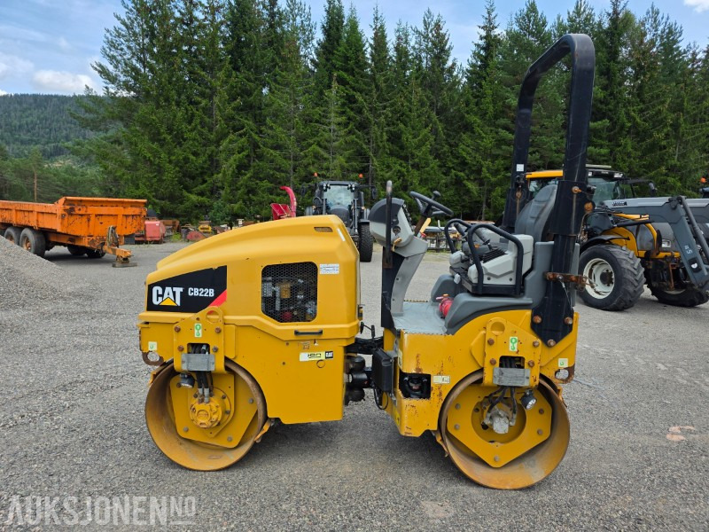 Cat CB22B Tandemvals - 2223 Arbeidstimer - 2490kg - Compacteur: photos 2 Cat CB22B Tandemvals - 2223 Arbeidstimer - 2490kg - Compacteur: photos 2