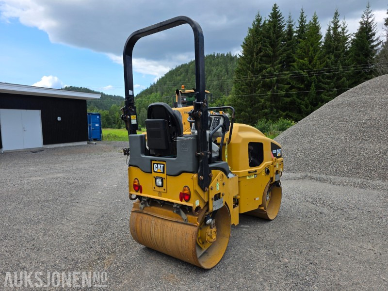 Cat CB22B Tandemvals - 2223 Arbeidstimer - 2490kg - Compacteur: photos 5 Cat CB22B Tandemvals - 2223 Arbeidstimer - 2490kg - Compacteur: photos 5