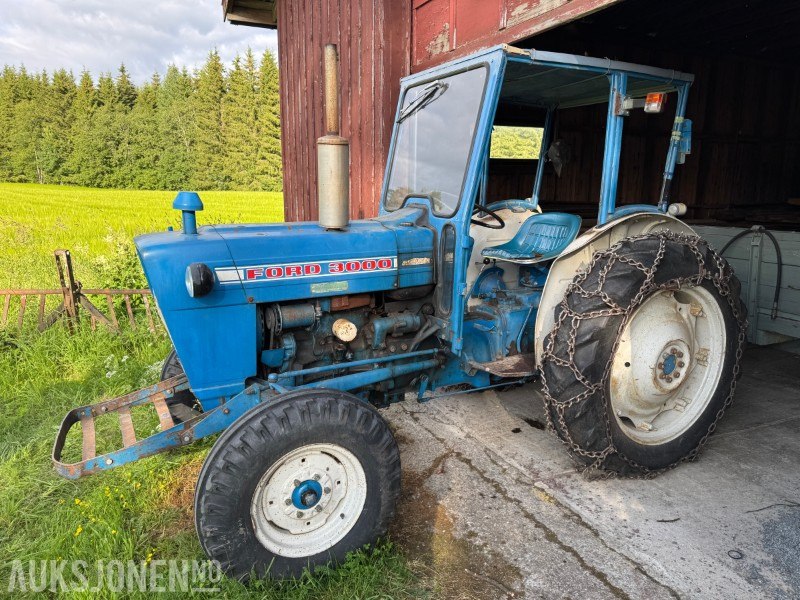 DØDSBO FRA SMÅBRUK MED 1970 FORD 3000, MASSE UTSTYR OG VERKSTEDSUTSTYR - Tracteur agricole: photos 1 DØDSBO FRA SMÅBRUK MED 1970 FORD 3000, MASSE UTSTYR OG VERKSTEDSUTSTYR - Tracteur agricole: photos 1