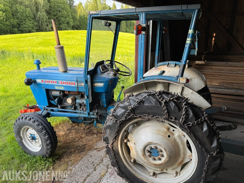 DØDSBO FRA SMÅBRUK MED 1970 FORD 3000, MASSE UTSTYR OG VERKSTEDSUTSTYR - Tracteur agricole: photos 3 DØDSBO FRA SMÅBRUK MED 1970 FORD 3000, MASSE UTSTYR OG VERKSTEDSUTSTYR - Tracteur agricole: photos 3