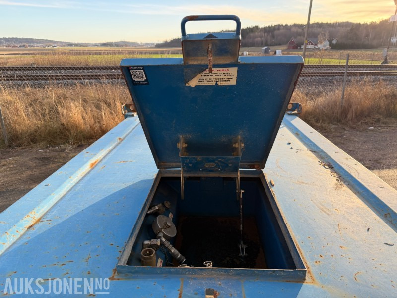 Matériel de chantier Fuel Proof dieseltank 3000L med lokk og tilkoblinger: photos 12