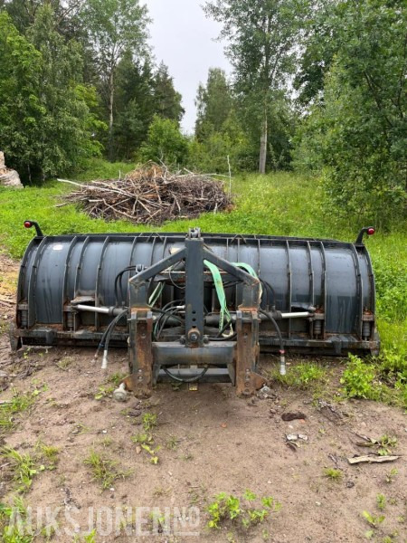 1995 Tellefsdal kommunalblad K-330 - Machine agricole: photos 5 1995 Tellefsdal kommunalblad K-330 - Machine agricole: photos 5