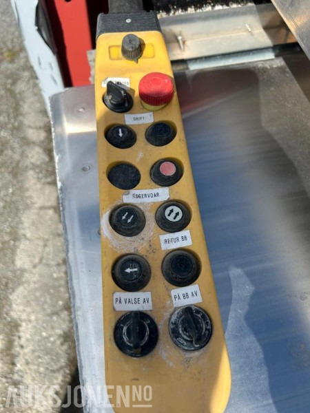 2006 TKS Combicutter 27104 - Machine agricole: photos 5 2006 TKS Combicutter 27104 - Machine agricole: photos 5