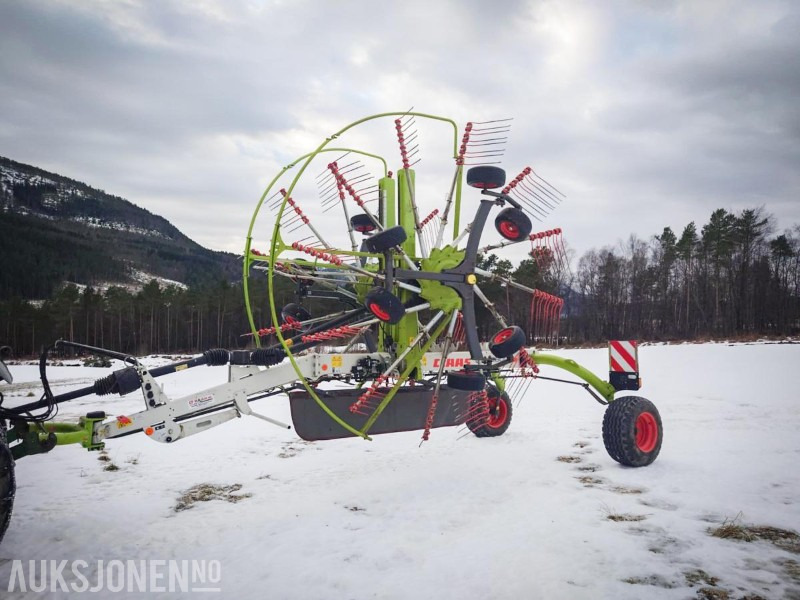 Machine agricole 2017 Claas Liner 2800 - Senteravleggende samlerive med 2 rotorer i god stand - Elektrisk betjening