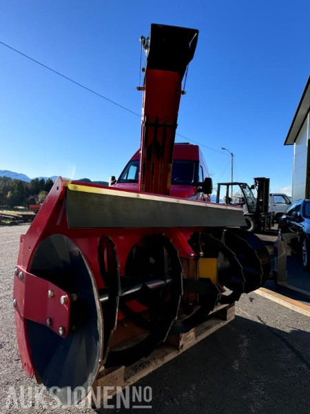 2017 Tokvam F 150 H - To trinns hydraulisk drevet snøfres - Frontmontert - SMS/trima feste - Demomaskin - Machine agricole: photos 5 2017 Tokvam F 150 H - To trinns hydraulisk drevet snøfres - Frontmontert - SMS/trima feste - Demomaskin - Machine agricole: photos 5