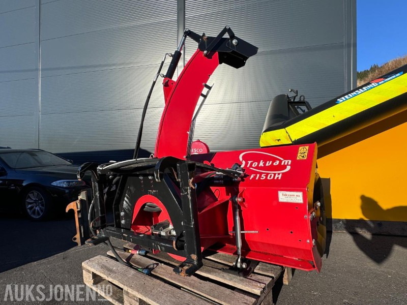 2017 Tokvam F 150 H - To trinns hydraulisk drevet snøfres - Frontmontert - SMS/trima feste - Demomaskin - Machine agricole: photos 1 2017 Tokvam F 150 H - To trinns hydraulisk drevet snøfres - Frontmontert - SMS/trima feste - Demomaskin - Machine agricole: photos 1