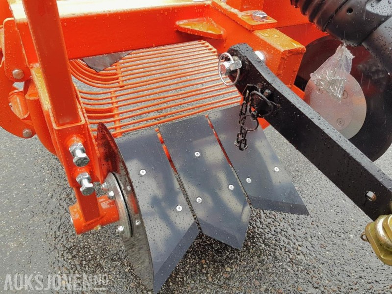 Dyrskun 2025 Potetopptaker PD50S til liten traktor med sideutkast - Machine agricole: photos 3 Dyrskun 2025 Potetopptaker PD50S til liten traktor med sideutkast - Machine agricole: photos 3