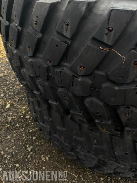 Vinterdekk Alliance Multiuse 550 NH / Case / Ford 440/80R28 + 540/80R38 - Machine agricole: photos 4 Vinterdekk Alliance Multiuse 550 NH / Case / Ford 440/80R28 + 540/80R38 - Machine agricole: photos 4