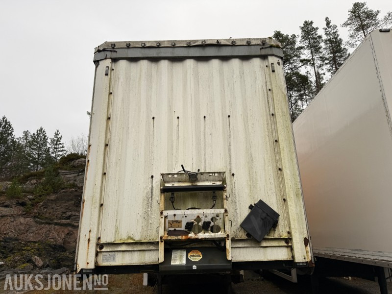 Krone Profi Liner Nordic SD kapellsemi – hevbart tak – medbringertruck-feste – åpning begge sider - Remorque: photos 2 Krone Profi Liner Nordic SD kapellsemi – hevbart tak – medbringertruck-feste – åpning begge sider - Remorque: photos 2