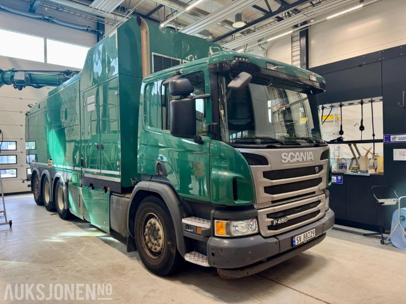 2018 Scania P 450 - 8x4 - Sugebil - Eu-godkjent til 09/26 - Km: 136257 - Véhicule de voirie/ Spécial: photos 2 2018 Scania P 450 - 8x4 - Sugebil - Eu-godkjent til 09/26 - Km: 136257 - Véhicule de voirie/ Spécial: photos 2