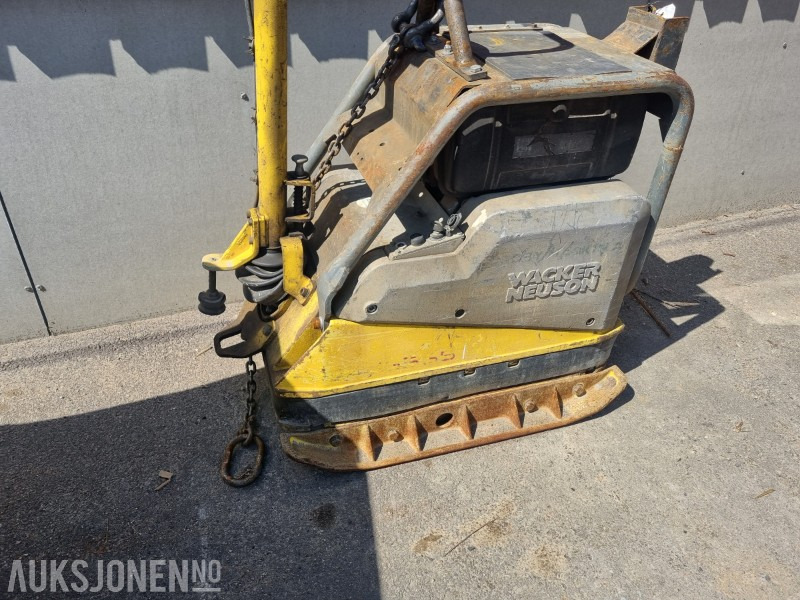 Wacker Neuson DPU 65/55 vibroplate - Compacteur: photos 2 Wacker Neuson DPU 65/55 vibroplate - Compacteur: photos 2