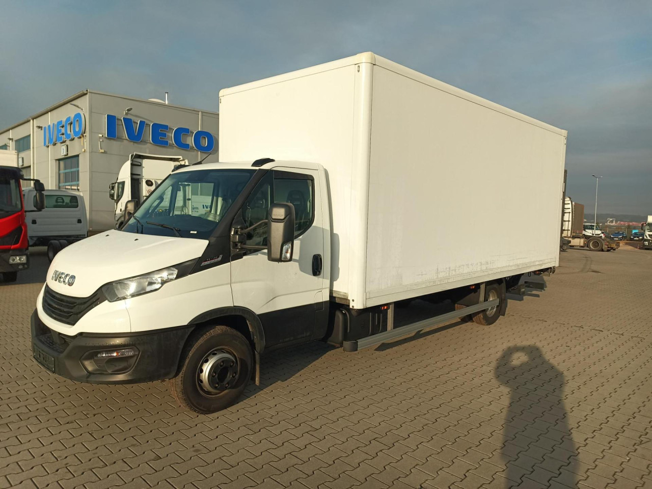 IVECO Daily 70C18A8/P - Fourgon grand volume: photos 1 IVECO Daily 70C18A8/P - Fourgon grand volume: photos 1