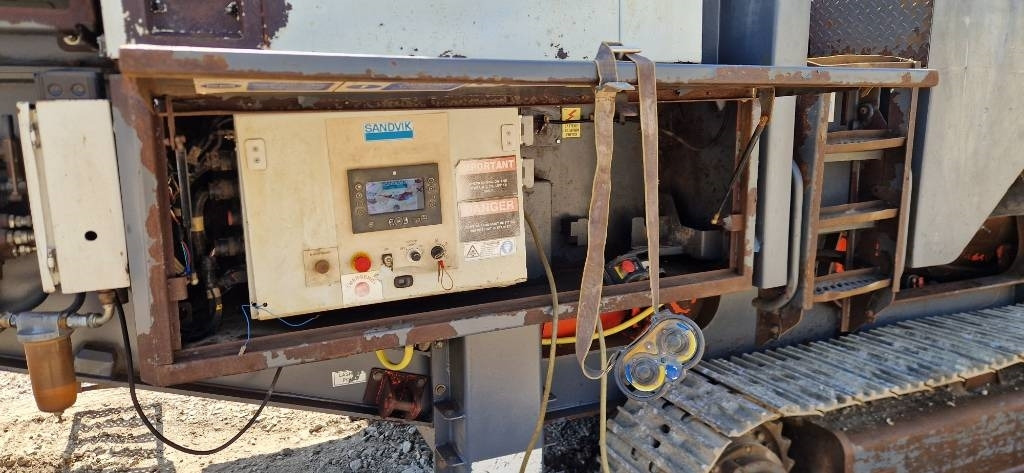 Sandvik QJ 341 - Concasseur mobile: photos 4 Sandvik QJ 341 - Concasseur mobile: photos 4