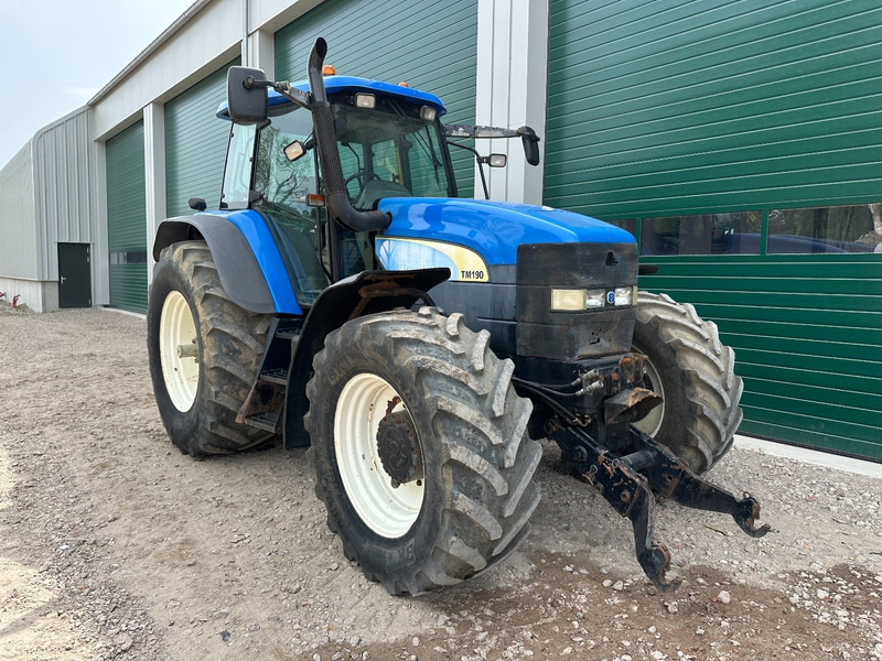 New Holland TM 190 - Tracteur agricole: photos 2 New Holland TM 190 - Tracteur agricole: photos 2