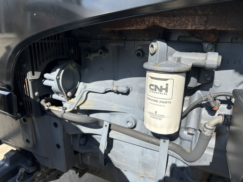 Tracteur agricole New Holland TS 90: photos 19