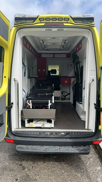 Mercedes Benz AMBULANCE Lot of 10 units Sprinter 313 CDI Automatic - Véhicule de voirie/ Spécial: photos 3 Mercedes Benz AMBULANCE Lot of 10 units Sprinter 313 CDI Automatic - Véhicule de voirie/ Spécial: photos 3