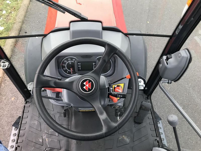 Micro tracteur neuf Massey Ferguson MF 1735 M HC: photos 6 Micro tracteur neuf Massey Ferguson MF 1735 M HC: photos 6