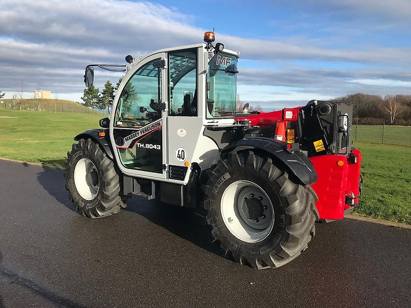 Massey Ferguson MF TH 8043 Exclusive - Chariot télescopique: photos 2 Massey Ferguson MF TH 8043 Exclusive - Chariot télescopique: photos 2