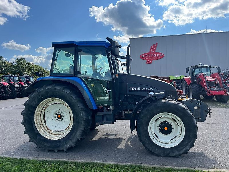 New Holland TS 115 - Tracteur agricole: photos 4 New Holland TS 115 - Tracteur agricole: photos 4