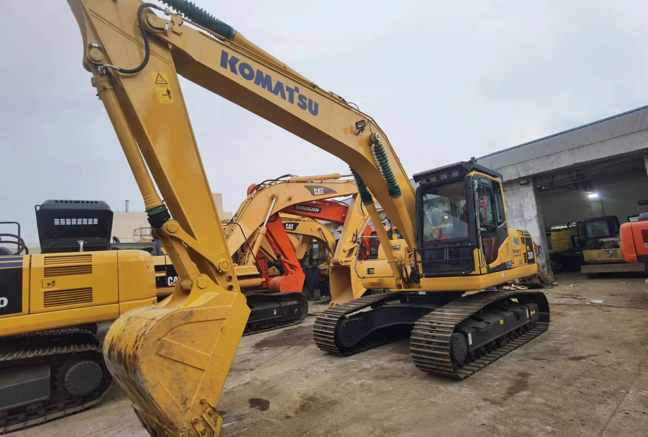 Komatsu PC200 PC210 PC220 Used Excavator Crawler Hydraulic High Quality Secondhand Excavator for Sale - Pelle sur chenille: photos 4 Komatsu PC200 PC210 PC220 Used Excavator Crawler Hydraulic High Quality Secondhand Excavator for Sale - Pelle sur chenille: photos 4