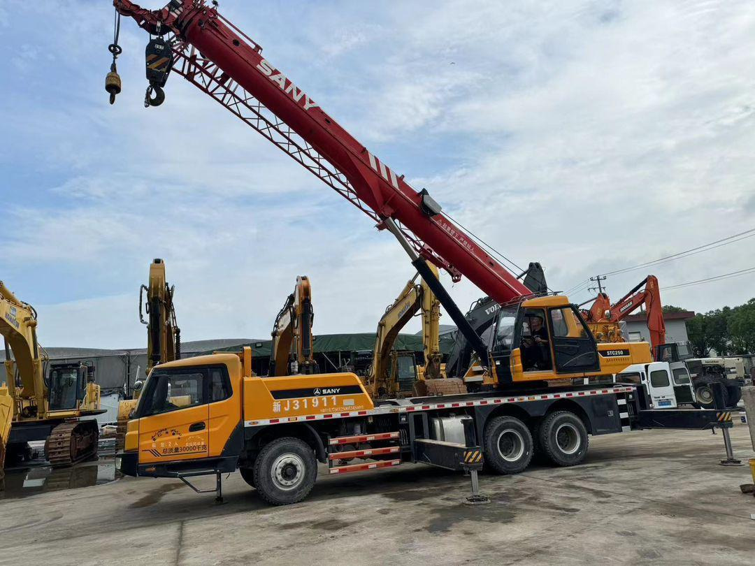 SANY 25 Ton Crane Truck Crane SANY STC250 QY50C STC750 STC1000 XCMG ZOOOMLION TADANO KOBELCO CRANES FOR SALE - Grue mobile: photos 1 SANY 25 Ton Crane Truck Crane SANY STC250 QY50C STC750 STC1000 XCMG ZOOOMLION TADANO KOBELCO CRANES FOR SALE - Grue mobile: photos 1