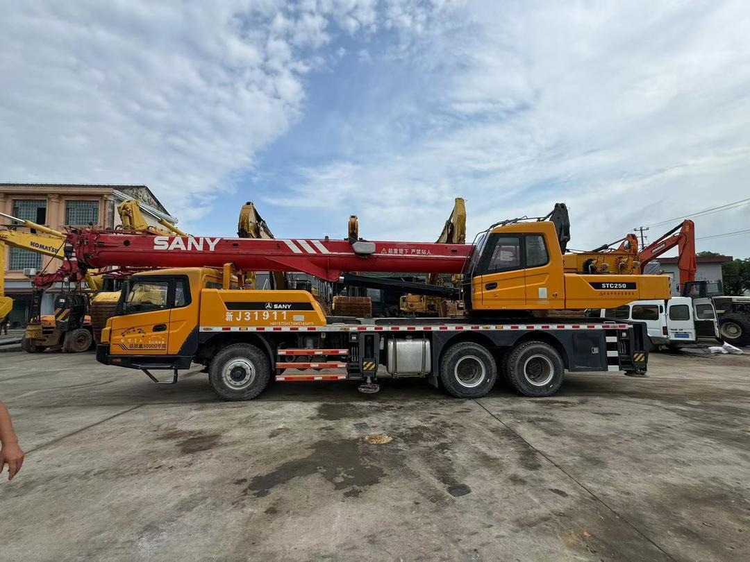 SANY 25 Ton Crane Truck Crane SANY STC250 QY50C STC750 STC1000 XCMG ZOOOMLION TADANO KOBELCO CRANES FOR SALE - Grue mobile: photos 3 SANY 25 Ton Crane Truck Crane SANY STC250 QY50C STC750 STC1000 XCMG ZOOOMLION TADANO KOBELCO CRANES FOR SALE - Grue mobile: photos 3