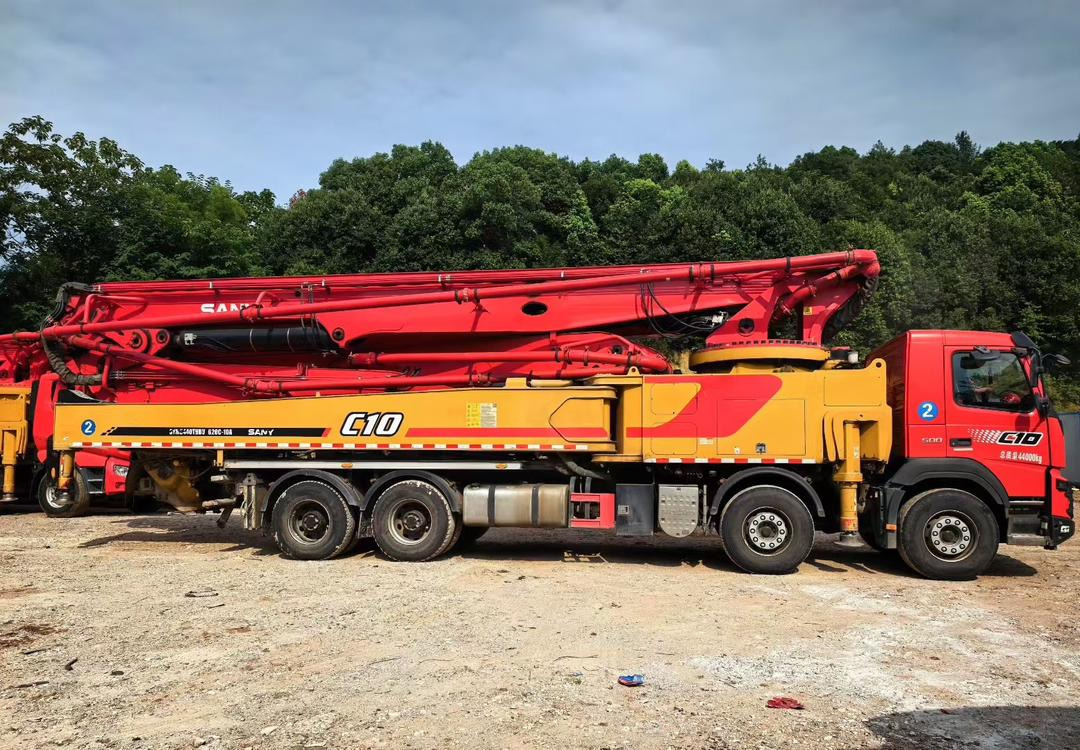 VOLVO 62 Meters Original Concrete Pump Truck Construction Machinery Cement Pumping Equipment Mounted Concrete Pump Truck for Sale - Camion pompe: photos 4 VOLVO 62 Meters Original Concrete Pump Truck Construction Machinery Cement Pumping Equipment Mounted Concrete Pump Truck for Sale - Camion pompe: photos 4