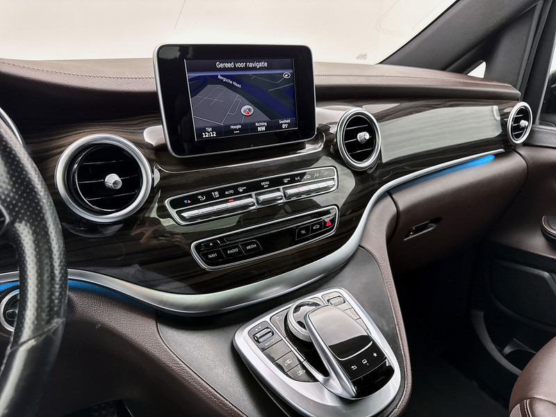 Mercedes-Benz V-Klasse 220d Lang Avantgarde Edition 8 Persoons incl. BPM Elektr schuifdeuren Nappa Leder Pano 8 zitplaatsen Geel kenteken - Minibus, Transport de personnes: photos 5 Mercedes-Benz V-Klasse 220d Lang Avantgarde Edition 8 Persoons incl. BPM Elektr schuifdeuren Nappa Leder Pano 8 zitplaatsen Geel kenteken - Minibus, Transport de personnes: photos 5