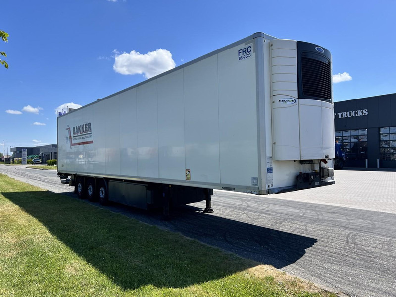 Kögel 3 - assige koeloplegger Carrier vector 1550 - Semi-remorque frigorifique: photos 3 Kögel 3 - assige koeloplegger Carrier vector 1550 - Semi-remorque frigorifique: photos 3