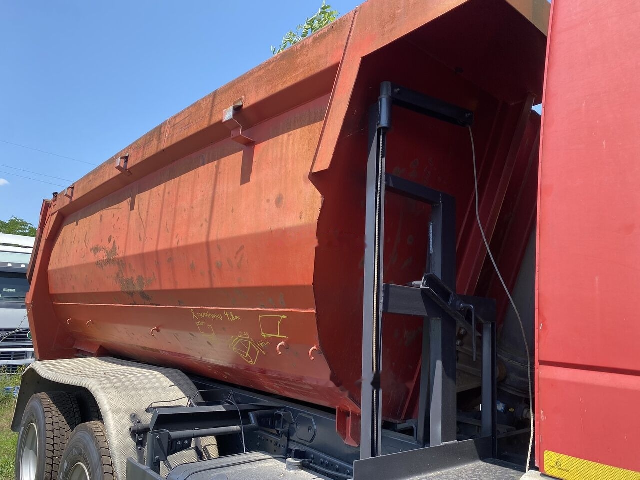 Hyva Suprastructura EUROTRAKKER 6x4 Basculabila - Benne pour poids lourds: photos 1 Hyva Suprastructura EUROTRAKKER 6x4 Basculabila - Benne pour poids lourds: photos 1