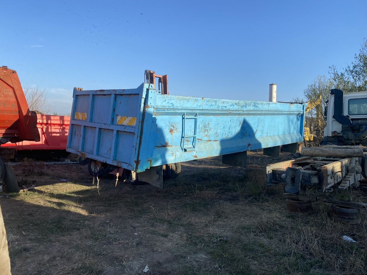 Hyva bena originala DAF 8x4 cu semisasiu si cilindru basculare - Benne pour poids lourds: photos 3 Hyva bena originala DAF 8x4 cu semisasiu si cilindru basculare - Benne pour poids lourds: photos 3