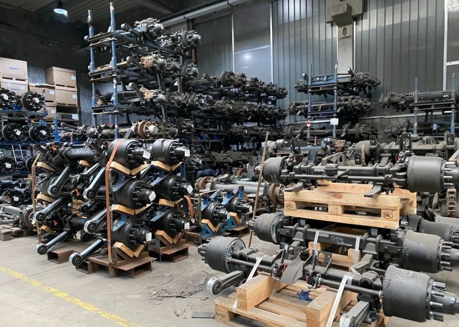 Meiller Kargomil Kempf Langendorf Marrel Schmitz Schwarzmuller - Essieu et pièces pour Remorque: photos 5 Meiller Kargomil Kempf Langendorf Marrel Schmitz Schwarzmuller - Essieu et pièces pour Remorque: photos 5