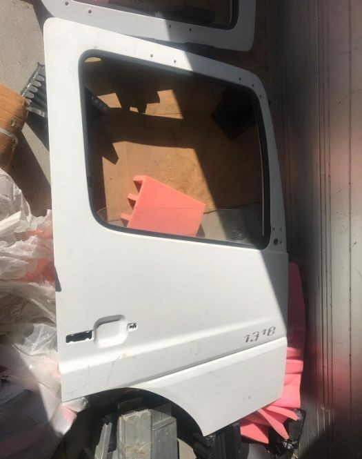 Mercedes-Benz Actros,ATEGO,AXOR truck - Portière et pièces pour Camion: photos 3 Mercedes-Benz Actros,ATEGO,AXOR truck - Portière et pièces pour Camion: photos 3