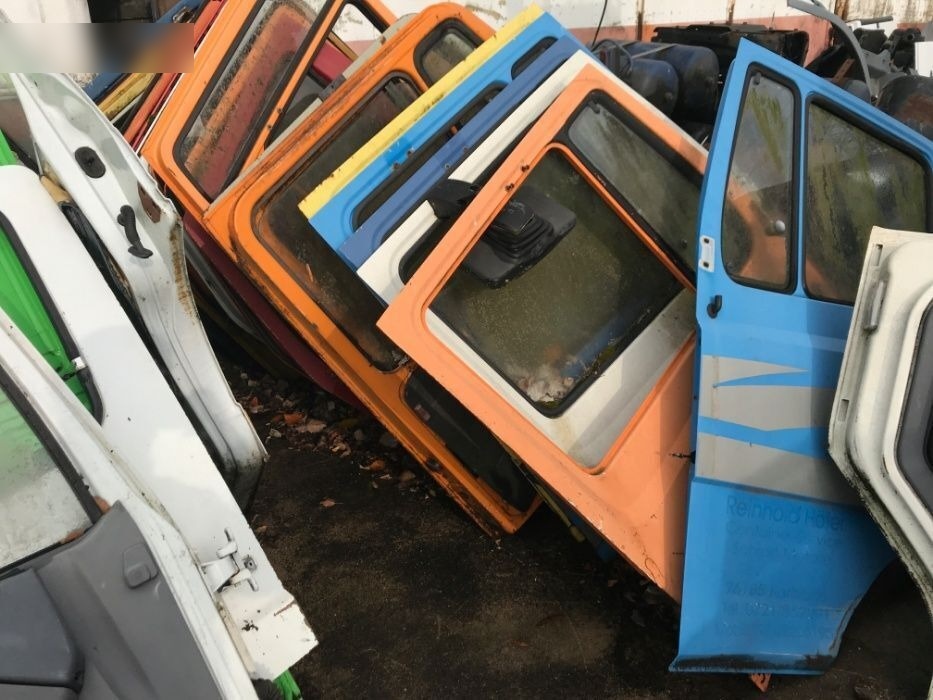 Usi cabina camion din dezmembrari - Portière et pièces pour Camion: photos 3 Usi cabina camion din dezmembrari - Portière et pièces pour Camion: photos 3