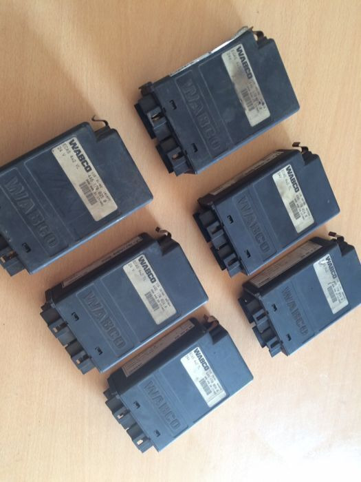 WABCO Vand calculator ECAS Mercedes-Benz RENAULT SCANIA IVECO - Bloc de gestion pour Camion: photos 2 WABCO Vand calculator ECAS Mercedes-Benz RENAULT SCANIA IVECO - Bloc de gestion pour Camion: photos 2