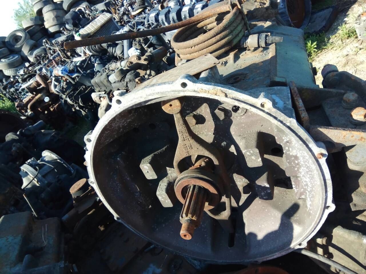 ZF S6-90 - Boîte de vitesse pour Camion: photos 1 ZF S6-90 - Boîte de vitesse pour Camion: photos 1