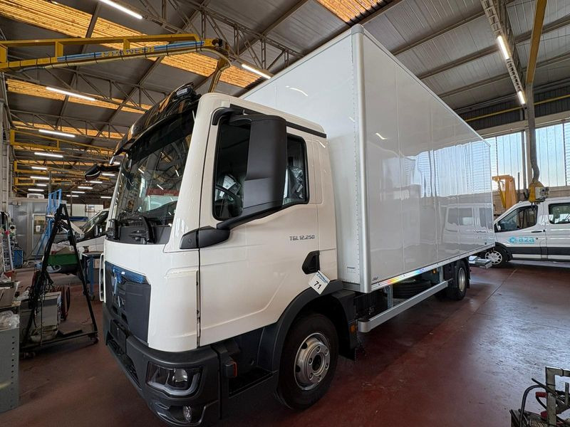 CUBO CON PEDANA 4x2 250hp MAN TGL 12.250 4x2 BL CH - Camion fourgon: photos 1 CUBO CON PEDANA 4x2 250hp MAN TGL 12.250 4x2 BL CH - Camion fourgon: photos 1