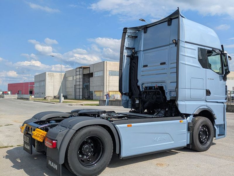 TRATTORE STRADALE MAN TGX 560hp NUOVO TGX 18.560 4x2 LL SA - Tracteur routier: photos 4 TRATTORE STRADALE MAN TGX 560hp NUOVO TGX 18.560 4x2 LL SA - Tracteur routier: photos 4