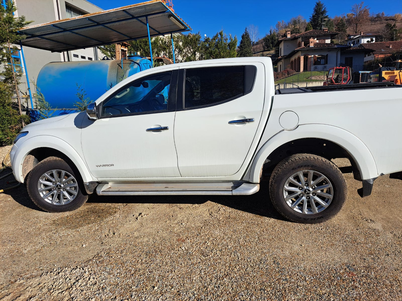 MITSUBISHI MITSUBISHI L200 - Pick-up: photos 3 MITSUBISHI MITSUBISHI L200 - Pick-up: photos 3