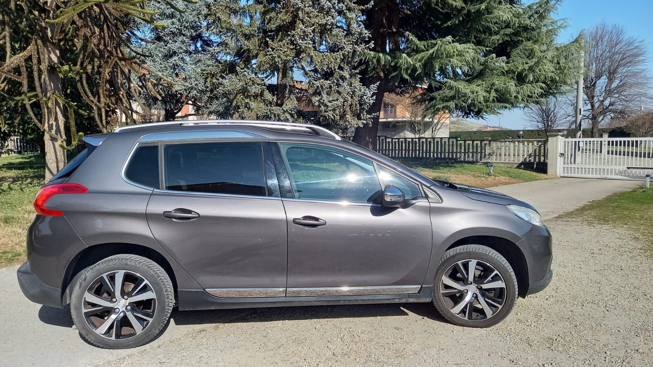 PEUGEOT 2008 - Berline: photos 3 PEUGEOT 2008 - Berline: photos 3