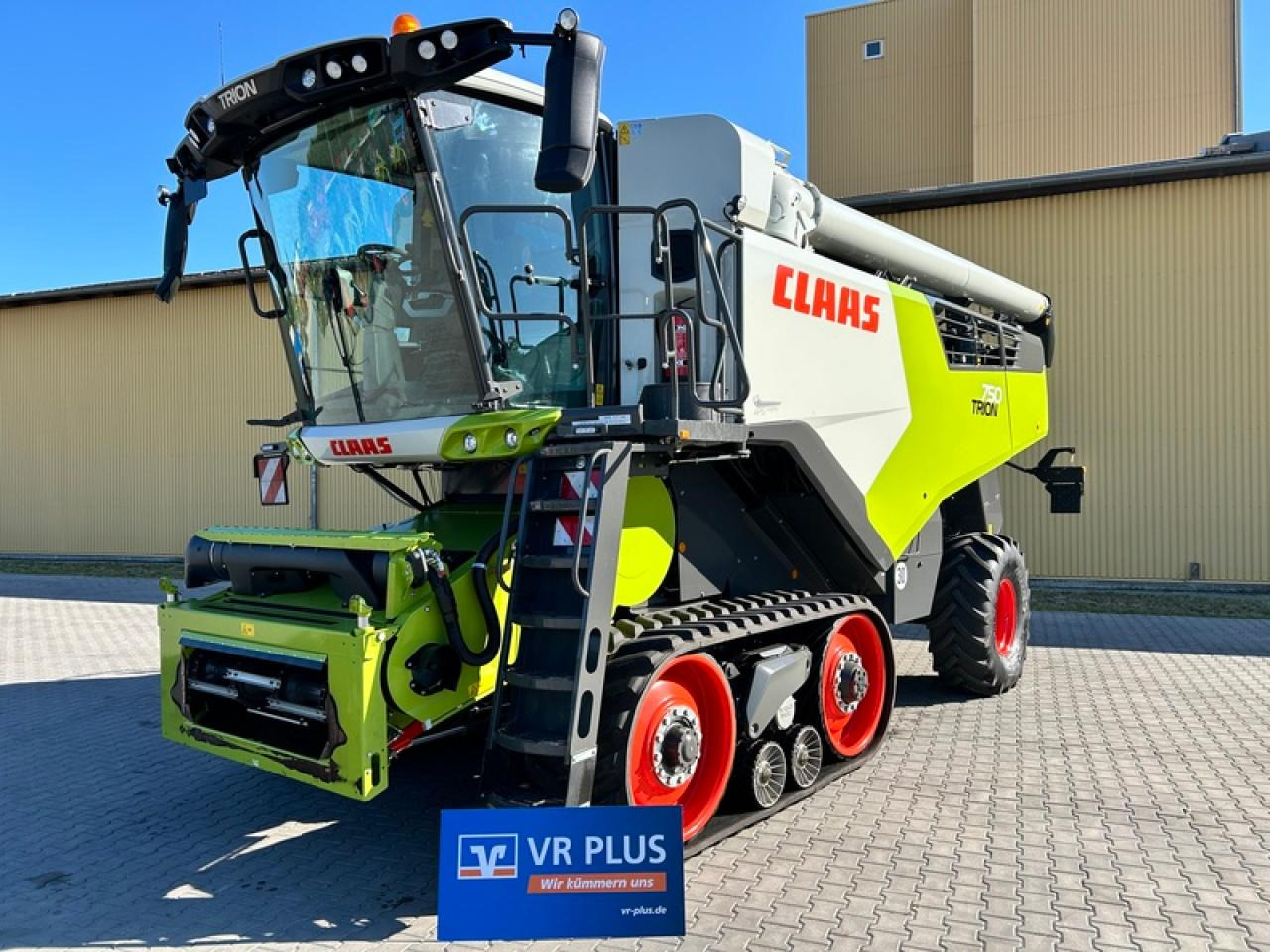 CLAAS TRION 750 TT APS HYBRID - Moissonneuse-batteuse: photos 1 CLAAS TRION 750 TT APS HYBRID - Moissonneuse-batteuse: photos 1