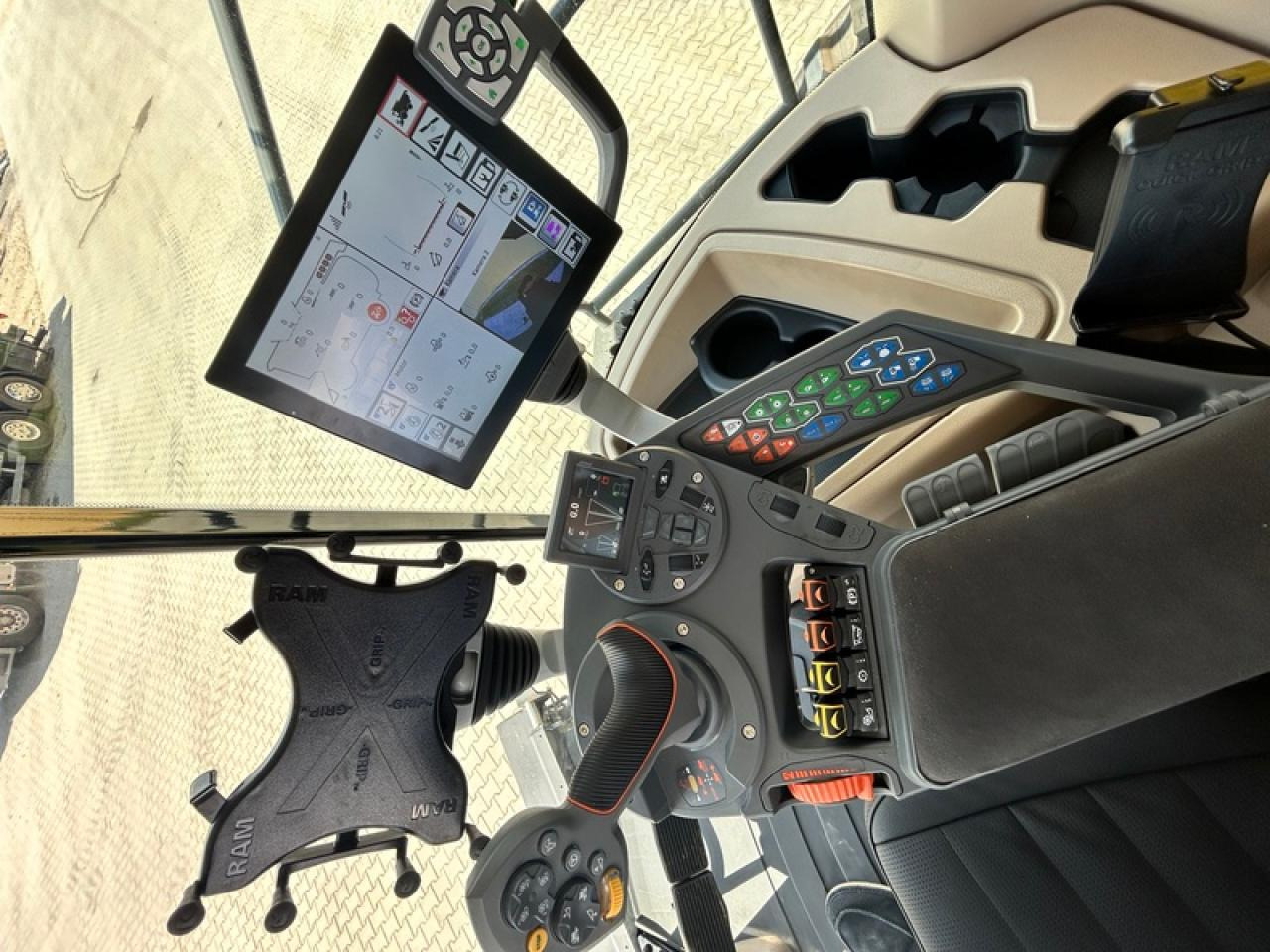 Fendt AKTIONIDEAL 8T - Moissonneuse-batteuse: photos 5 Fendt AKTIONIDEAL 8T - Moissonneuse-batteuse: photos 5