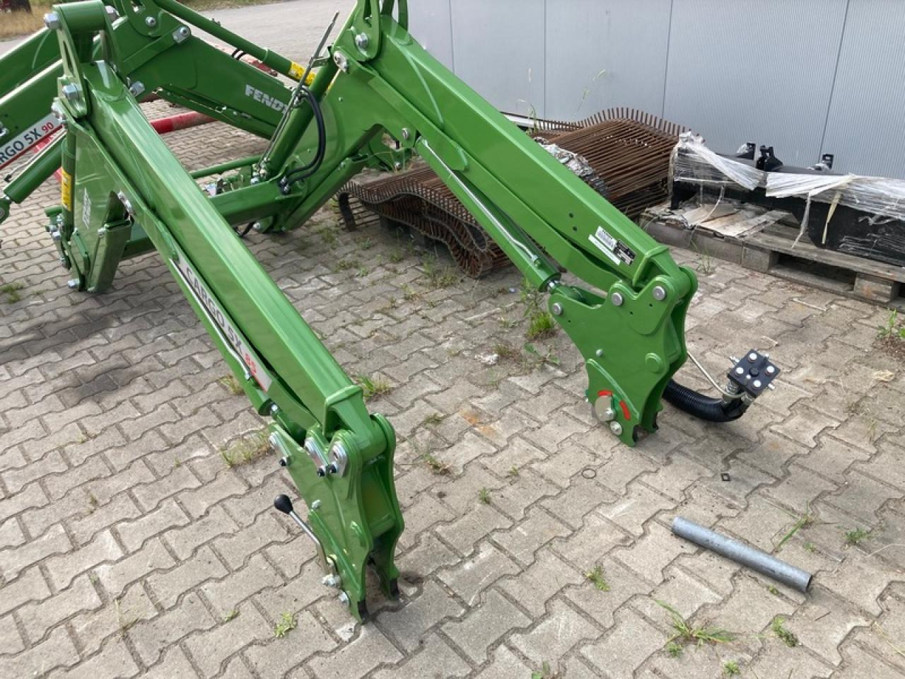 Fendt FRONTLADER CARGO 5X85 - Chargeur frontal pour tracteur: photos 2 Fendt FRONTLADER CARGO 5X85 - Chargeur frontal pour tracteur: photos 2
