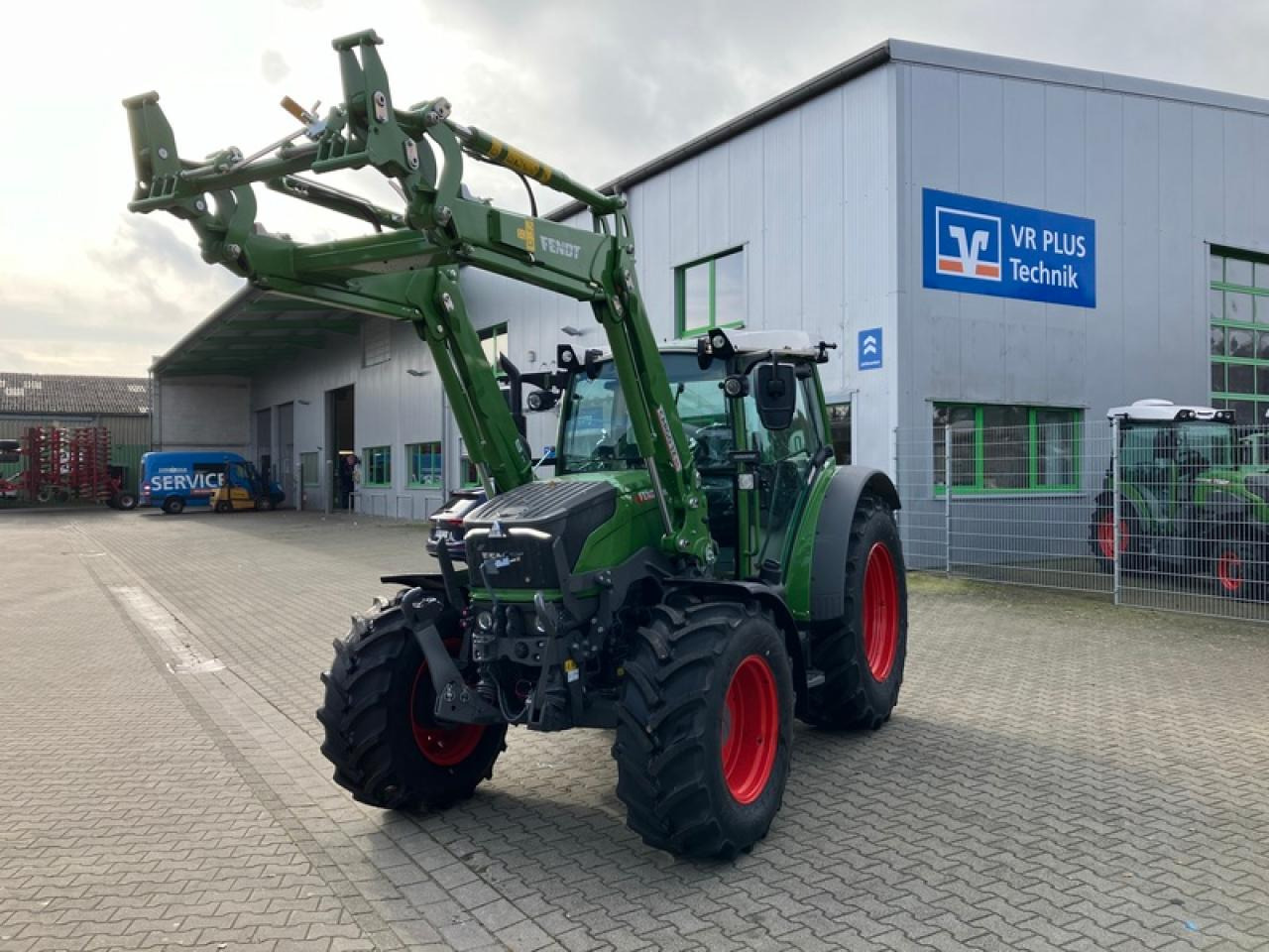 Fendt VARIO 211 - Tracteur agricole: photos 1 Fendt VARIO 211 - Tracteur agricole: photos 1