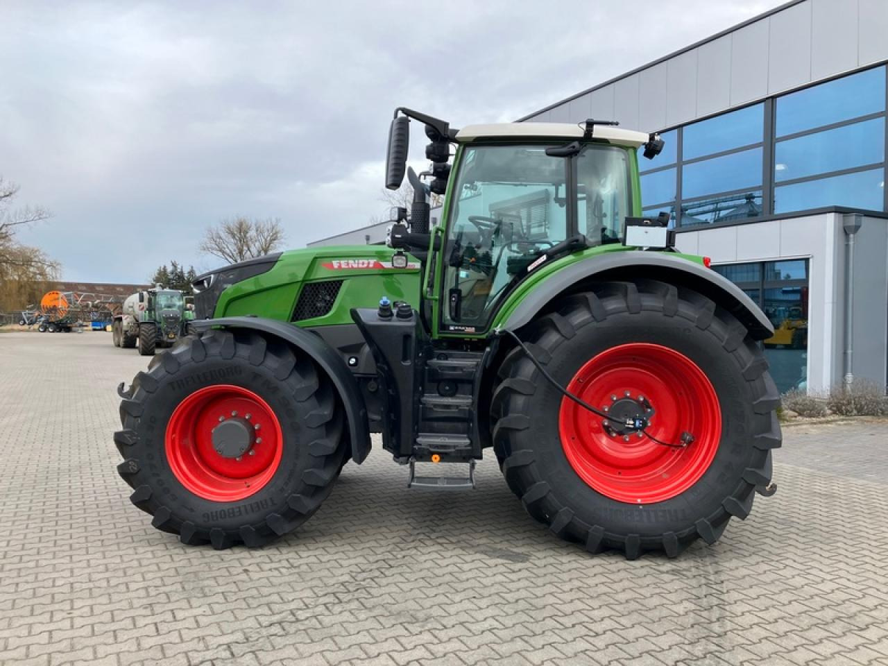 Fendt VARIO 724 GEN7 // RTK // RDA - Tracteur agricole: photos 2 Fendt VARIO 724 GEN7 // RTK // RDA - Tracteur agricole: photos 2