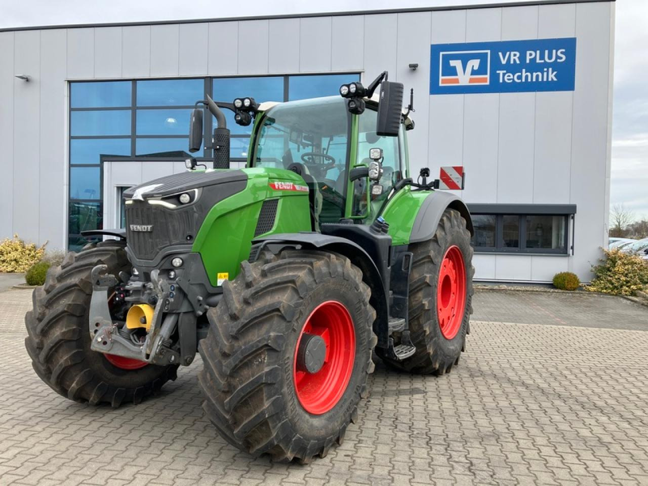 Fendt VARIO 728 GEN 7//RTK//VARIO GRIP - Tracteur agricole: photos 1 Fendt VARIO 728 GEN 7//RTK//VARIO GRIP - Tracteur agricole: photos 1