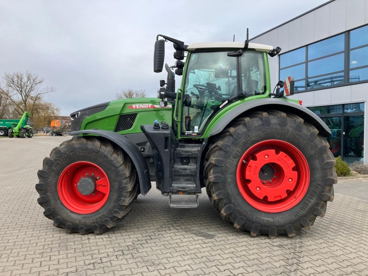 Fendt VARIO 728 GEN 7//RTK//VARIO GRIP - Tracteur agricole: photos 2 Fendt VARIO 728 GEN 7//RTK//VARIO GRIP - Tracteur agricole: photos 2