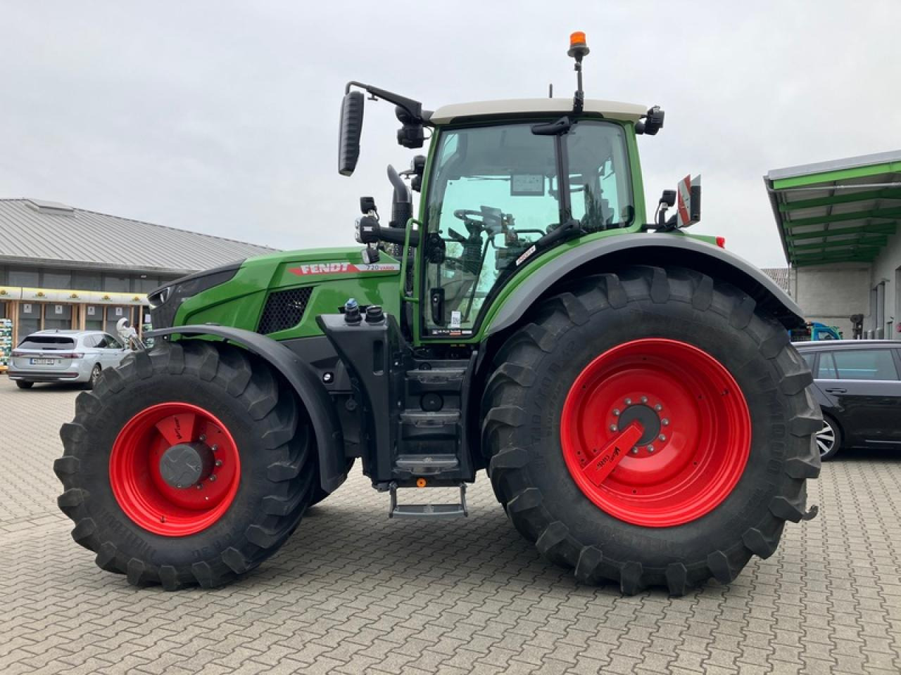 Fendt VARIO 728 POWER PLUS SET 2 - Tracteur agricole: photos 2 Fendt VARIO 728 POWER PLUS SET 2 - Tracteur agricole: photos 2
