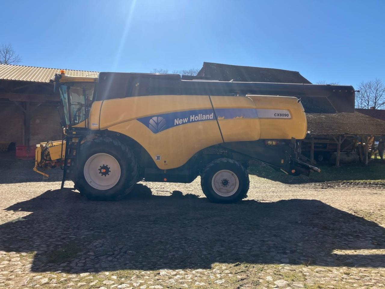 New Holland CX 8090 ALLRAD SIEBKASTENAUSGLEICH - Moissonneuse-batteuse: photos 2 New Holland CX 8090 ALLRAD SIEBKASTENAUSGLEICH - Moissonneuse-batteuse: photos 2